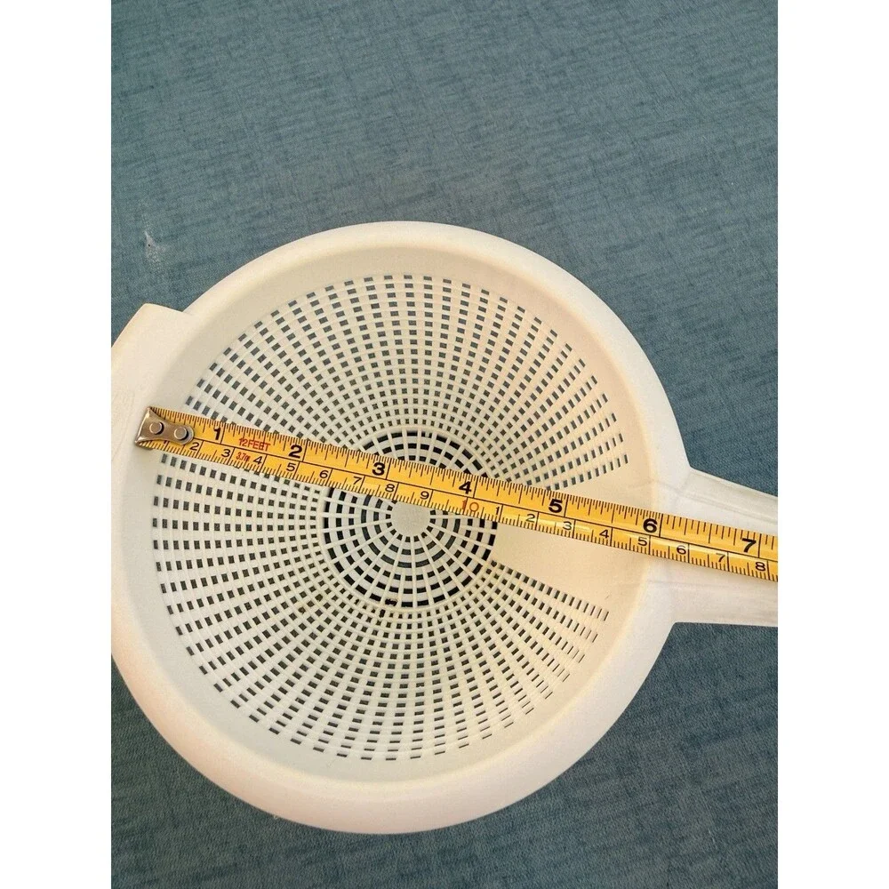 Vintage Rubbermaid 1 Qt Colander Strainer #2932 White w/Handle